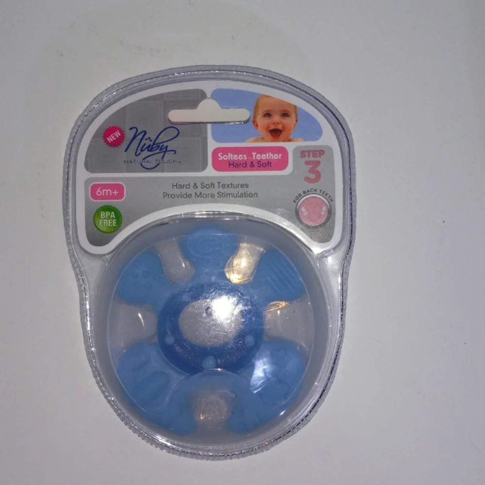 BABY BUNDLE BLANKET PAJAMA PACIFIER TEETHER BREAST PADS GROOMING KIT